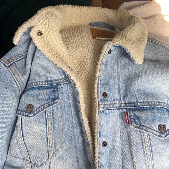 Levi’s Premium Sherpa Trucker Jacket - Picture 5 of 8